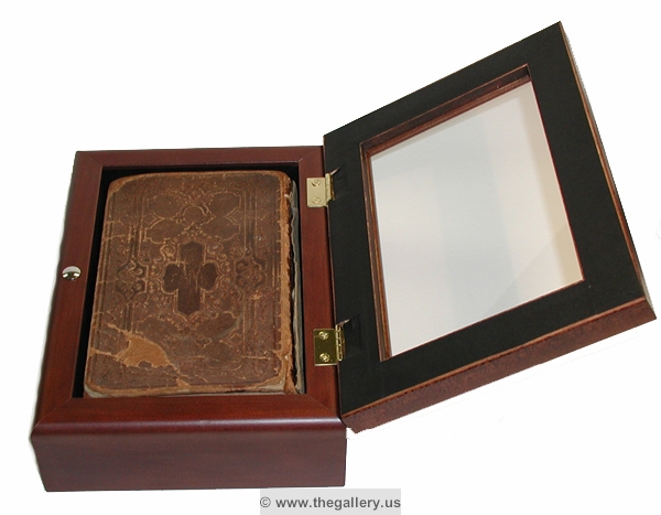 Framed Bible display case with opening front.






The Gallery at Brookwood
www.thegallery.us
770-941-3394
Your Custom Framing Expert
Picture Framing Examples
Custom Framing Examples
Shadowbox Examples
bible3
